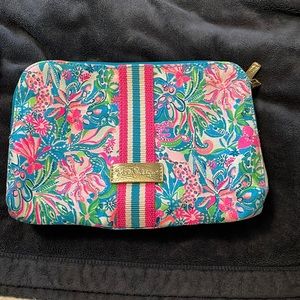 NWOT Lilly Pulitzer Thompson pouch
